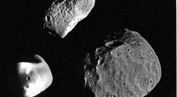 Cinque asteroidi passeranno vicino alla Terra questa settimana (3 sono grandi come aeroplani): ecco quando