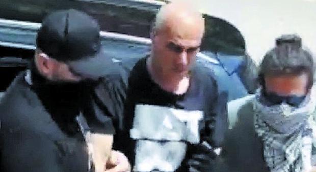 Blitz anti-terrorismo a Napoli: catturato «Zidane», re dei documenti falsi