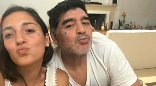 Maradona, la figlia Jana è la prima ad avviare l'iter per l'eredità