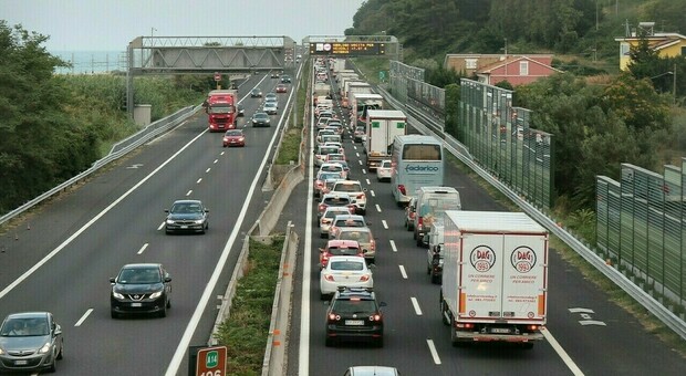 Maxi incidente sull'A14 tra quattro auto: sei chilometri di coda in direzione Ancona. Ecco il tratto interessato