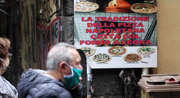 Coronavirus in Campania, De Luca riapre bar, ristoranti e pasticcerie: «Ma solo con consegna a domicilio»