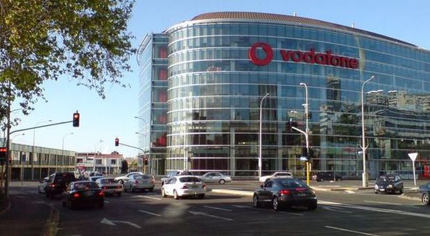 "C'è una rete che ascolta le conversazioni" Vodafone: sistema segreto in mezza Europa