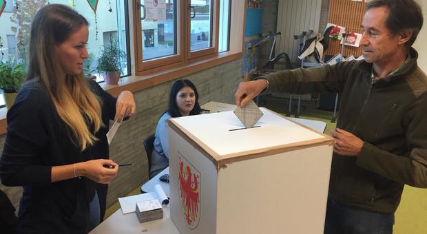 Elezioni Alto Adige: vince SVP, Lega primo partito a Bolzano Vola il neo partito dell'ex M5S