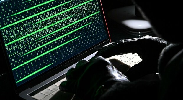 «Omicron, un suo collega è risultato positivo», la mail truffa degli hacker: anche politici nel mirino