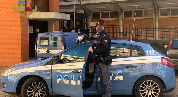 Distrugge casa della madre che si rifiuta di dargli 200 euro: arrestato romano tossicodipendente