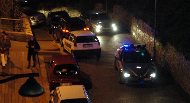 Salerno, pusher fermato dalla polizia: a casa più di mezzo chilo di droga