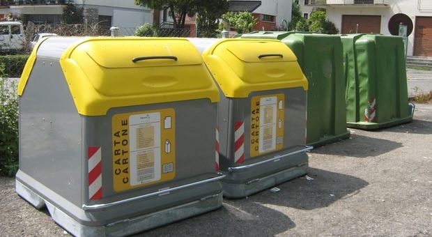 Cassonetti dei rifiuti in città a Belluno