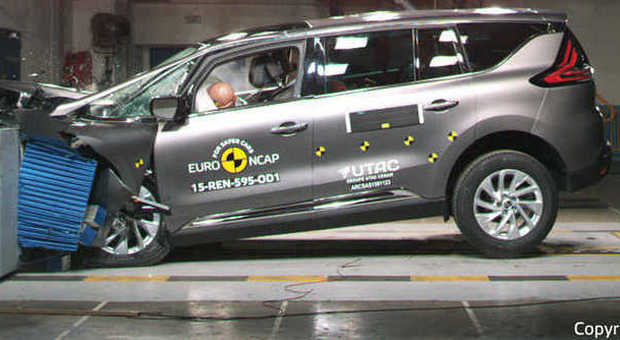 IL crash test della nuova Renault Espace