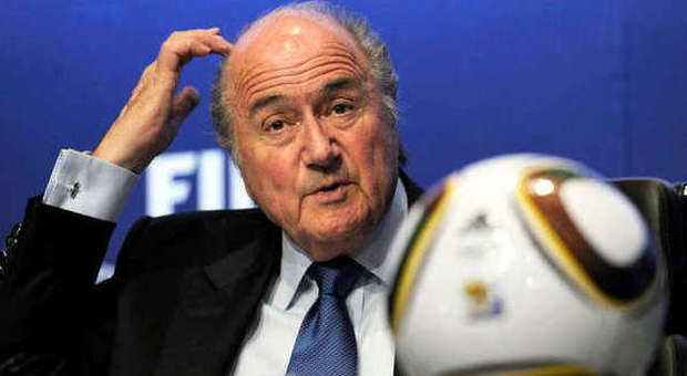 Caos Fifa, il parlamento europeo: "Via Blatter, ​subito elezioni per un nuovo presidente"