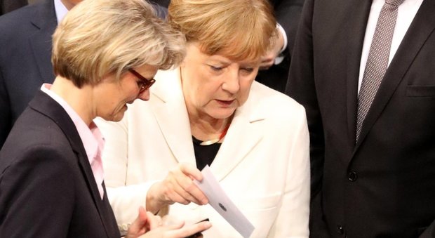 Germania, il Bundestag rielegge la Merkel: la cancelliera al quarto mandato