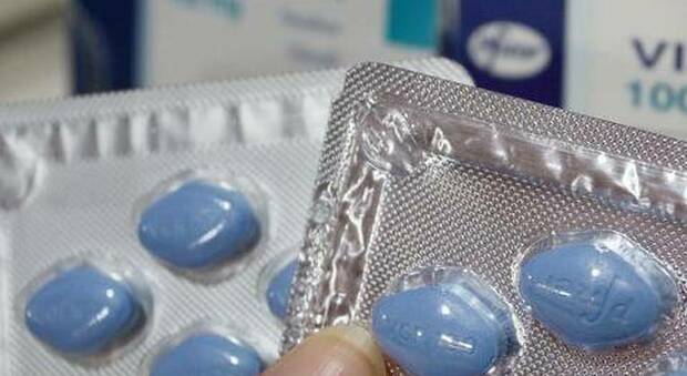 Farmaco anti-covid o Viagra? Denunciati due cittadini cinesi