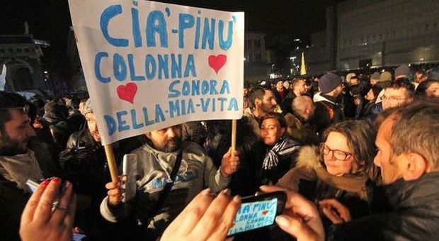 Napoli, Pino Daniele avrà una «grande piazza entro il 2015». Parola di sindaco