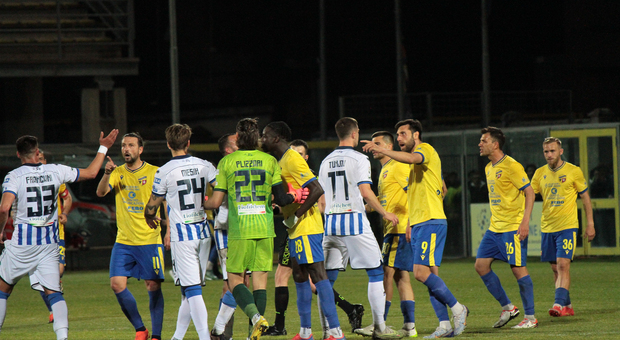 Fermana, nessun miracolo: al Recchioni passa il Pescara. I gialloblu retrocedono in Serie D