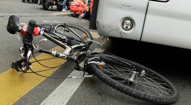 Allarme bici: gli incidenti aumentano del 31%. Ogni giorno cinque feriti