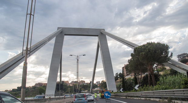 Il viadotto della Magliana a Roma come Ponte Morandi: «Mai collaudato e a rischio crollo»