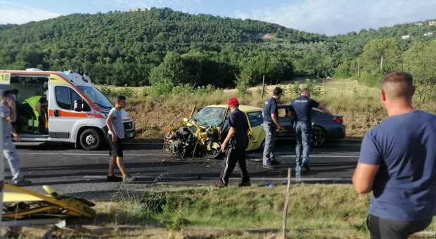Carambola d'auto a Torre Cajetani, tre feriti: uno è in gravi condizioni