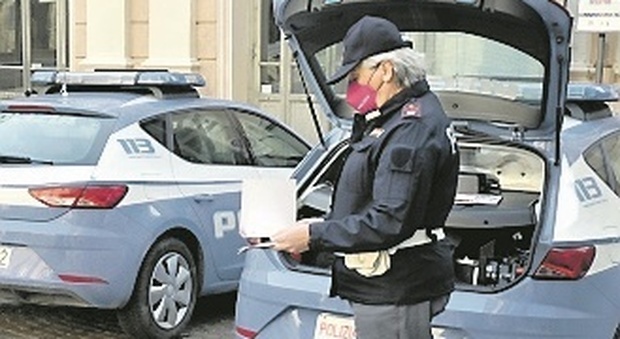 Osimo, moldavi si fingono rumeni per entrare liberamente in Italia: due arrestati con documenti falsi