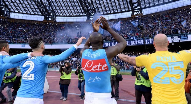 Napoli, otto vittorie consecutive: è record storico per il club