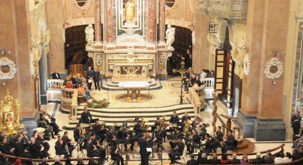 Musulmani e cattolici in chiesa: Taranto e Martina, “lezione” di pace