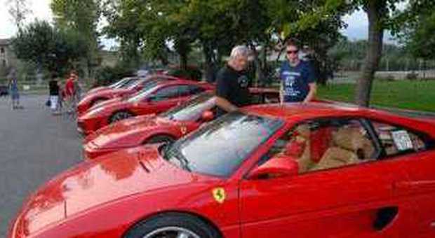 Un raduno di Ferrari (archivio)