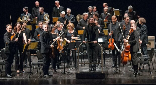 L’Orchestra Filarmonica Marchigiana FOTO FABIO FALCIONI/UFFICIO STAMPA