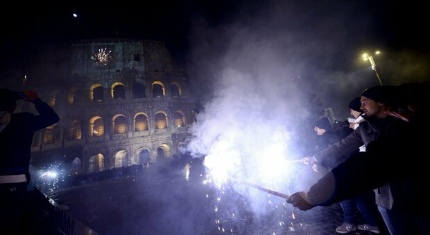 Capodanno 2024, il bilancio dei botti a Roma: due persone hanno perso entrambe le mani, i feriti sono 16