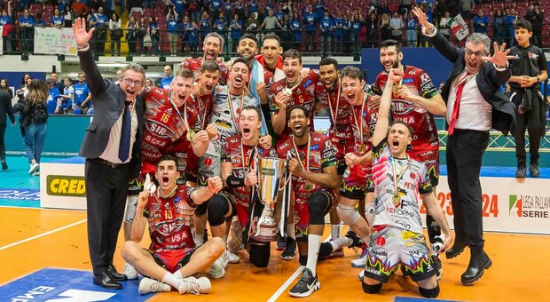 La Sir Perugia alza la coppa: è campione d'Italia di volley per la seconda volta