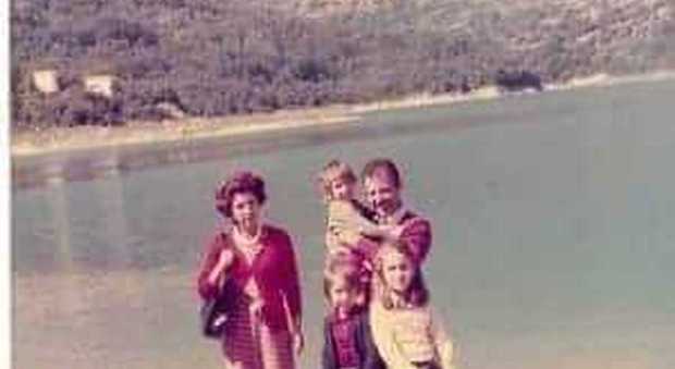 Paolo Borsellino in vacanza in Abruzzo: con tutta la famiglia al lago della Montagna Spaccata