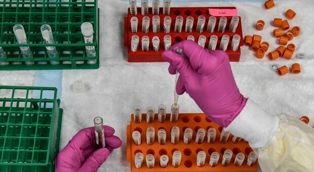 Vaccini antinfluenzali, De Luca annuncia: «Acquistati per 4 milioni di campani»
