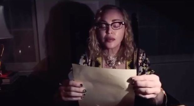 Madonna in quarantena annuncia il lutto in un video: «Li ho persi per il coronavirus»