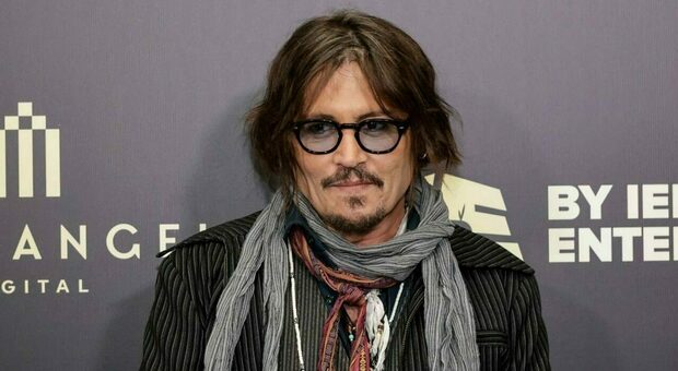 Johnny Depp “turista” a Torino, la visita privata nella libreria antiquaria: «Vi svelo cosa ha comprato»