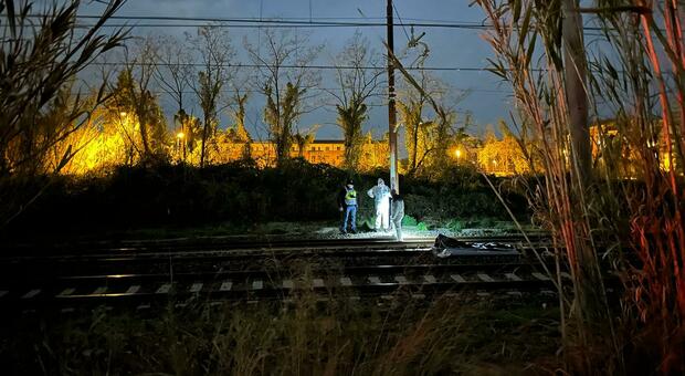 Bellizzi, investito da treno in corsa: ipotesi suicidio