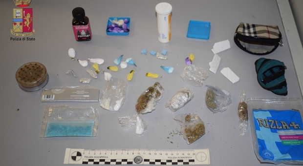 Marijuana, cocaina e Mdma: arrestato pusher nel Napoletano