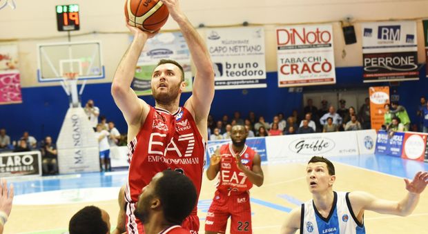 Basket, Milano cade a Capo d'Orlando, Torino ferma la corsa di Avellino