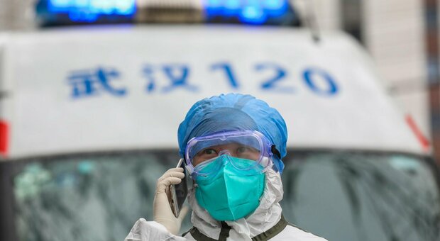 Covid, dossier interno dell'Oms accusa la Cina: «Ha fatto poco per cercare le origini del virus nei primi otto mesi»