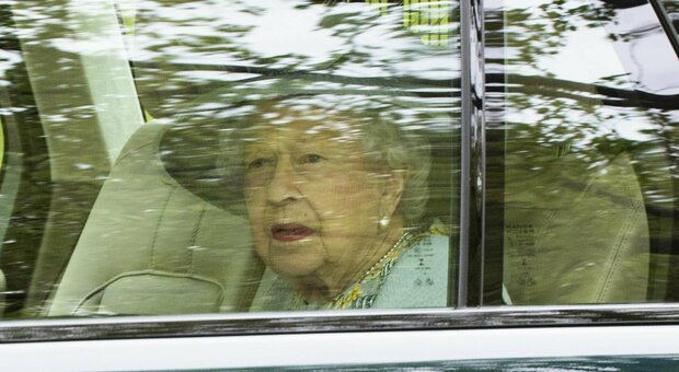 Regina Elisabetta, tutto il mondo cerca notizie sulla sua salute e il sito dei Windsor va in tilt