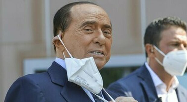 Silvio Berlusconi, chiesto nuovo rinvio al Ruby Ter «per motivi di salute». È in ospedale da 21 giorni