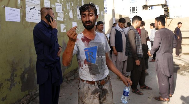 Afghanistan, nuovo attacco a Kabul: colpito il centro dell'intelligence. A Ferragosto massacro di studenti
