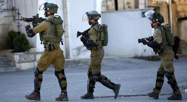 Tel Aviv, soldato israeliano condannato per omicidio colposo: sparò a palestinese ferito