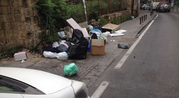 Marano, salta la raccolta dei rifiuti: dal centro alla periferia, disagi in città