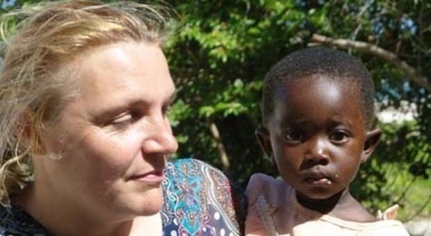 Marisa, la volontaria morta per un morso di un ​cane in Kenya. L'autopsia: "Uccisa dalla Rabbia"