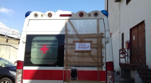 Ambulanze nel mirino, l'Ordine dei Medici di Napoli: «Incontro a Roma per parlare delle aggressioni»