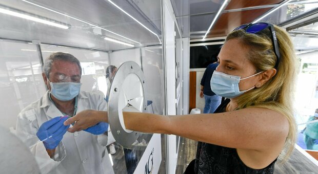 Coronavirus in Campania, De Luca anticipa il bollettino: «Oggi altri 3.186 positivi»