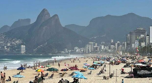 Brasile caldo record, a Rio de Janeiro temperature infernali: percepiti 59,7 gradi. Morta una donna durante un concerto di Taylor Swift