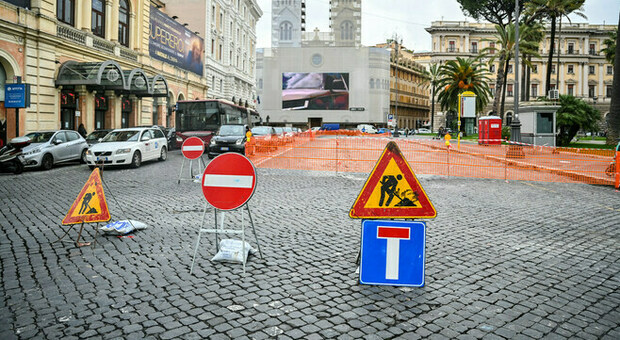 Piazza Cavour interrotta per lavori, reti arancioni e disagi al traffico