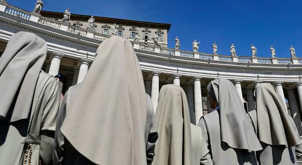 Suora licenziata dopo 34 anni fa causa al Vaticano: chiesti 200mila euro di risarcimento e riassunzione