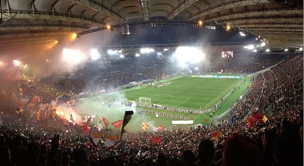 Roma, derby senza barriere all'Olimpico: «Abbassare i divisori»