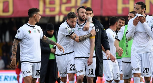 Colpo playoff dello Spezia che vince a Benevento