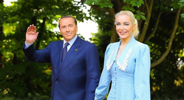 Berlusconi compie 85 anni, gli auguri (ritoccati) della fidanzata Marta: «Buon compleanno amore!»