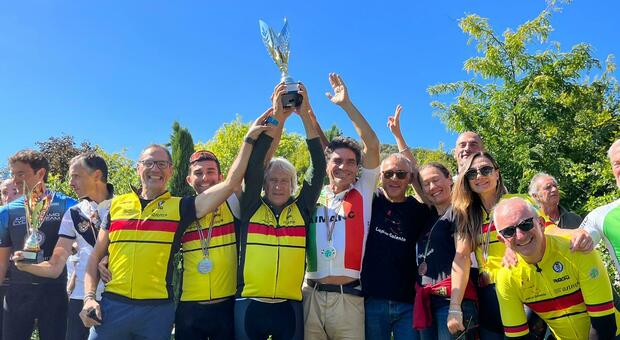 Ciclismo amatoriale, i Lupi del Salento campioni d'Italia a Bergamo